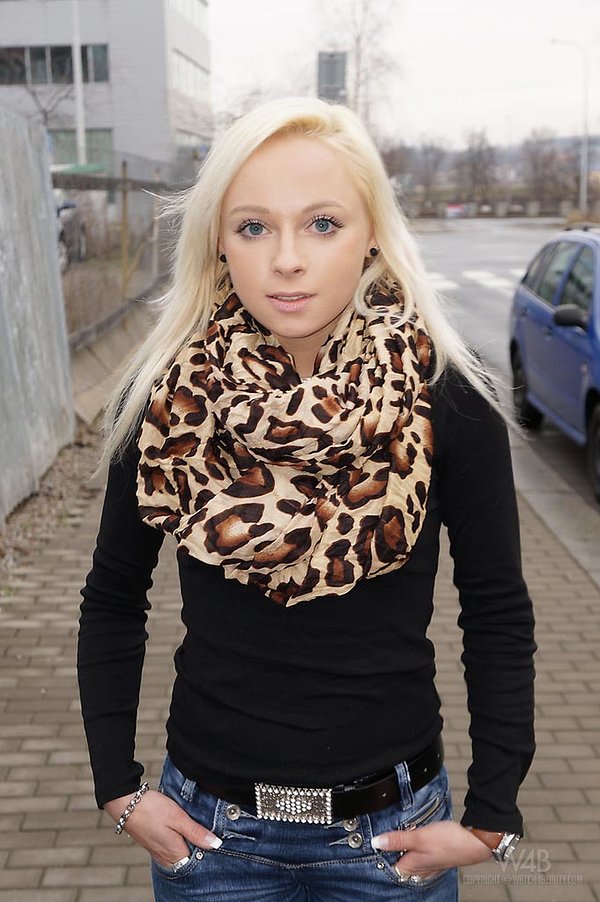 Ева, 18
